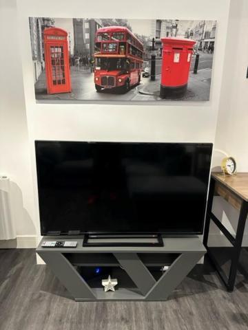 Ferienwohnung Stunning Flat With Parking Free Near Sutton Station Cheam Exterior foto