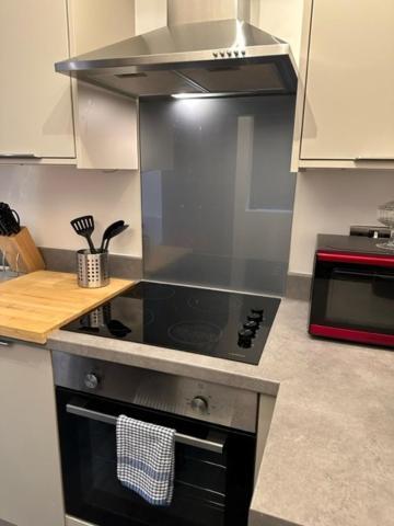 Ferienwohnung Stunning Flat With Parking Free Near Sutton Station Cheam Exterior foto